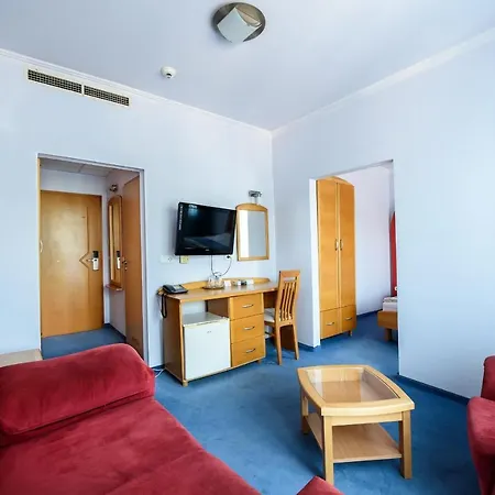 Negy Evszak Hotel