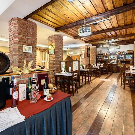 Hotel Negy Evszak 3*