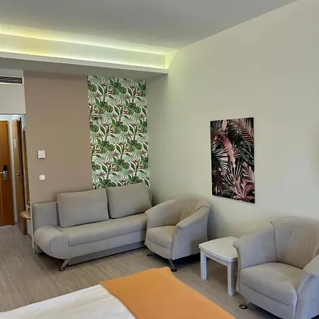 Negy Evszak Hotel 3*