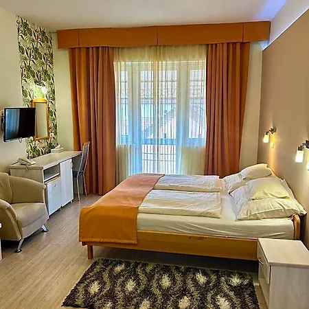 Hotel Negy Evszak 3*