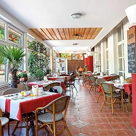 Negy Evszak Hotel